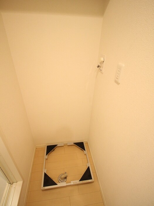 物件内観写真15　(洗濯機置場)