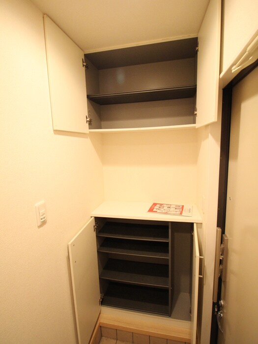 物件内観写真18　(靴箱)