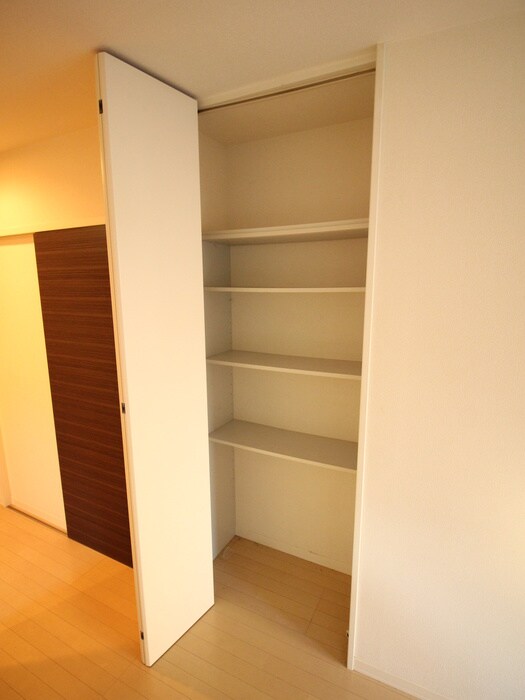 物件内観写真22　(収納)