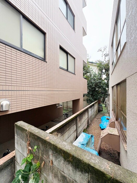 物件内観写真16　(室内からの展望)