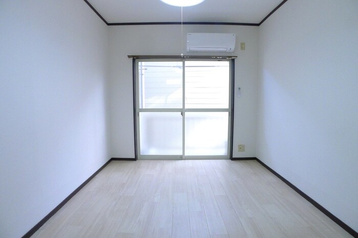 物件内観写真9　(居室)