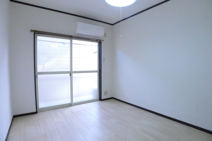 物件内観写真10　(居室)