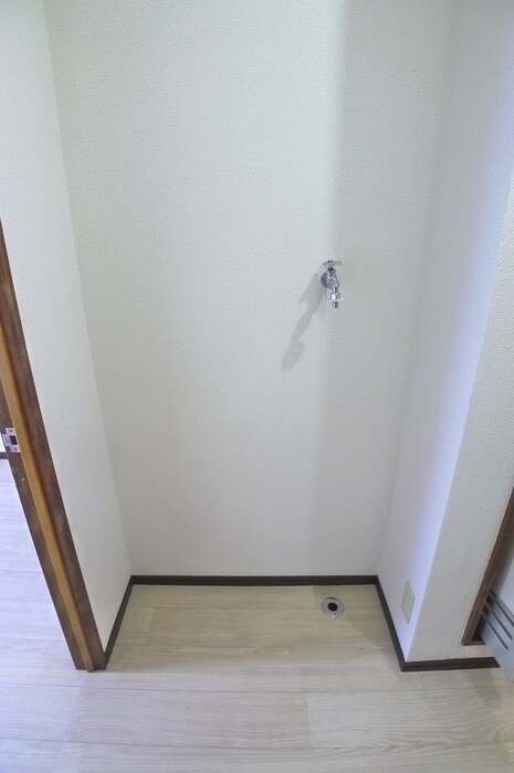 物件内観写真14　(洗濯機置場)