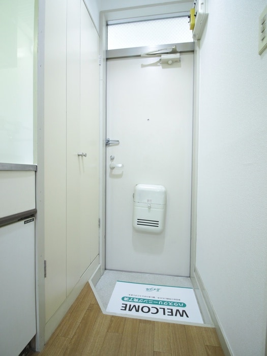 物件内観写真14　(玄関)