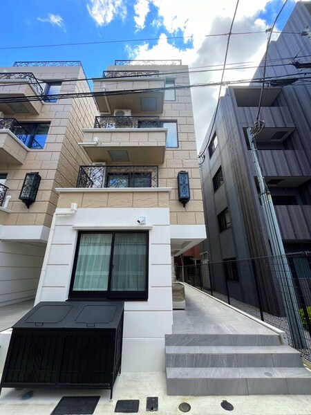 CH　RESIDENCE　早稲田鶴巻町外観写真