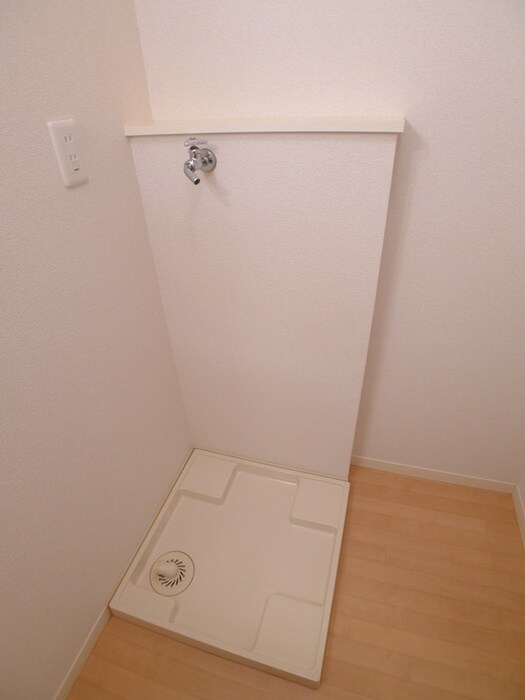 物件内観写真7　(洗濯機置場)