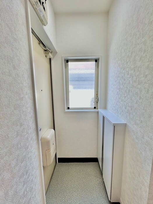 物件内観写真15　(玄関)