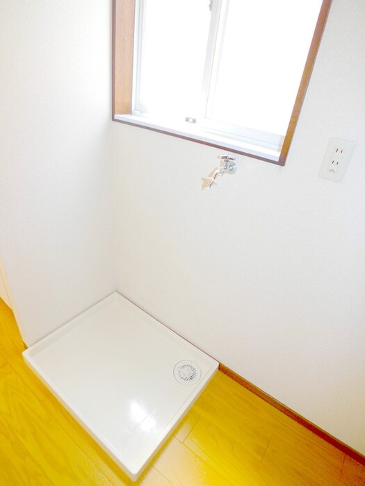 物件内観写真21　(洗濯機置場)