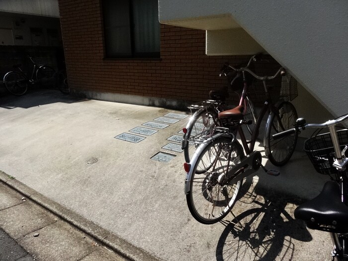 物件外観写真5　(駐輪場)