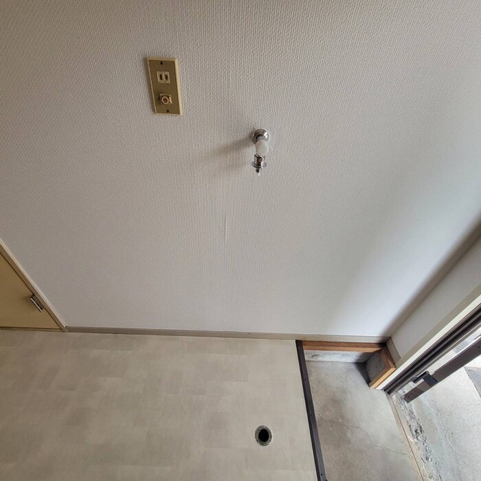 物件内観写真19　(洗濯機置場)