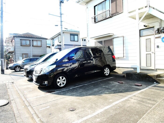 物件外観写真4　(駐車場)