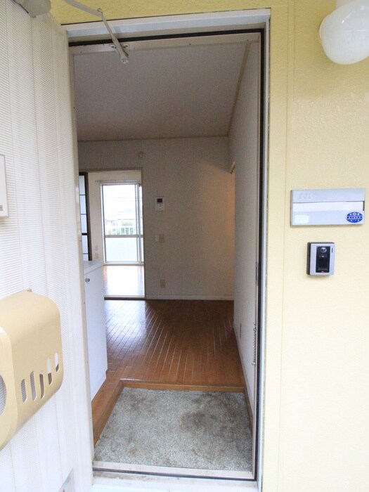 物件内観写真14　(玄関)