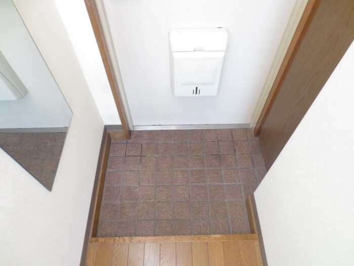 物件内観写真16　(玄関)