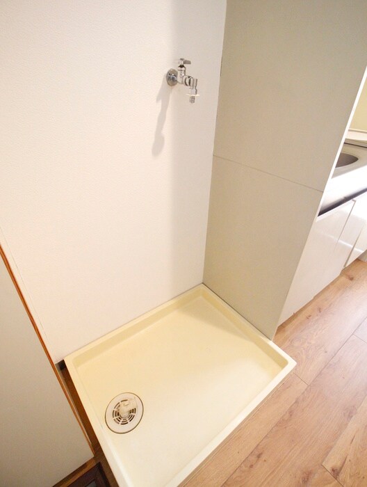 物件内観写真13　(洗濯機置場)