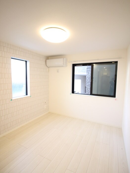 物件内観写真9　(居室)