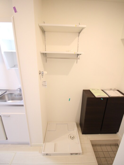 物件内観写真16　(洗濯機置場)