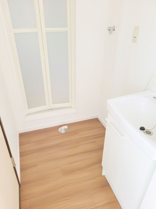 物件内観写真14　(洗濯機置場)