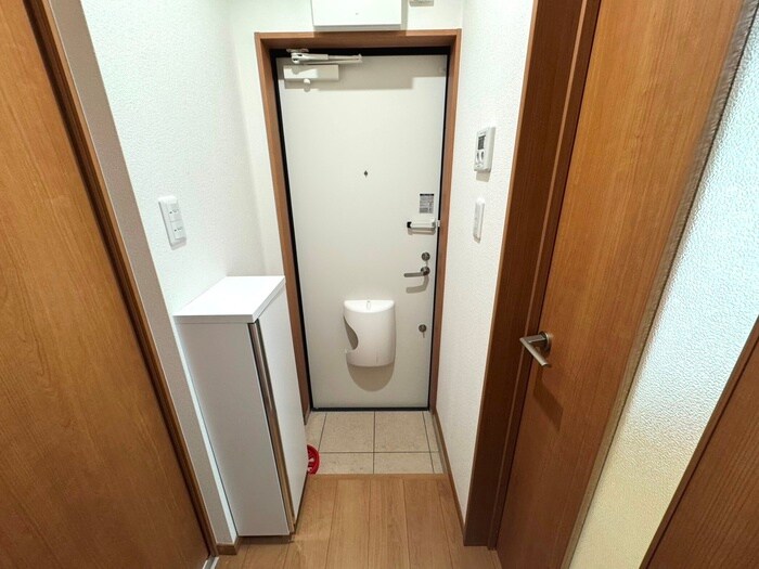 物件内観写真19　(玄関)