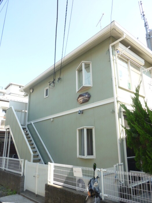 物件外観写真2　(エントランス部分)