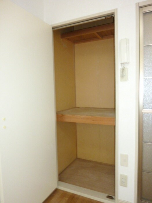物件内観写真15　(収納)