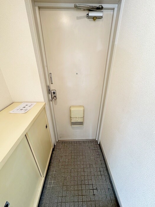 物件内観写真5　(玄関)