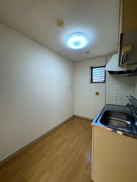 物件内観写真14　(廊下)