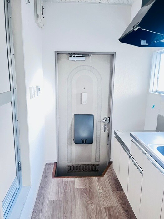 物件内観写真15　(玄関)