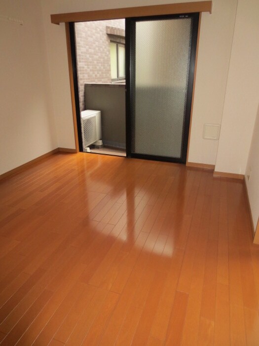 物件内観写真4　(居室)