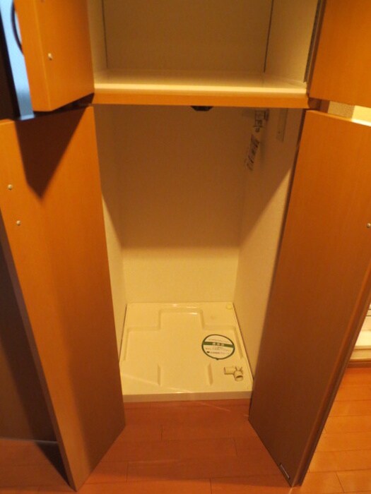 物件内観写真11　(洗濯機置場)