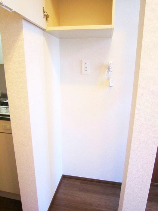 物件内観写真12　(洗濯機置場)