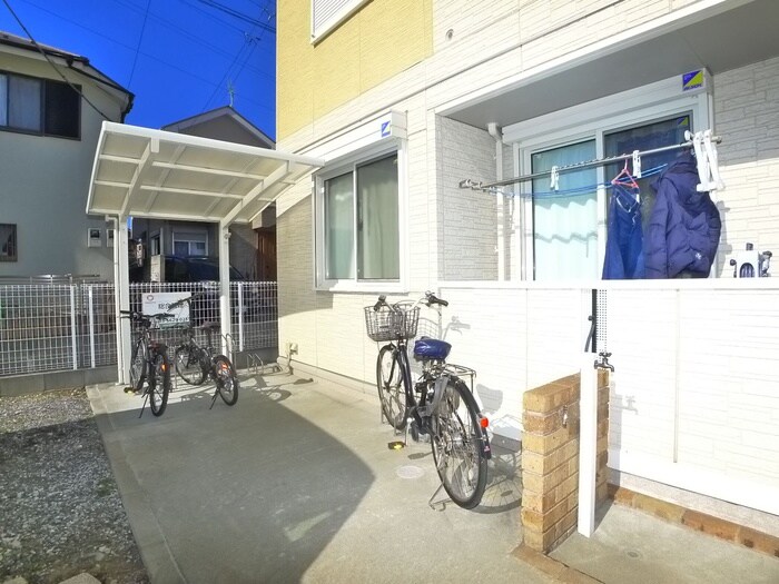 物件外観写真3　(駐輪場)
