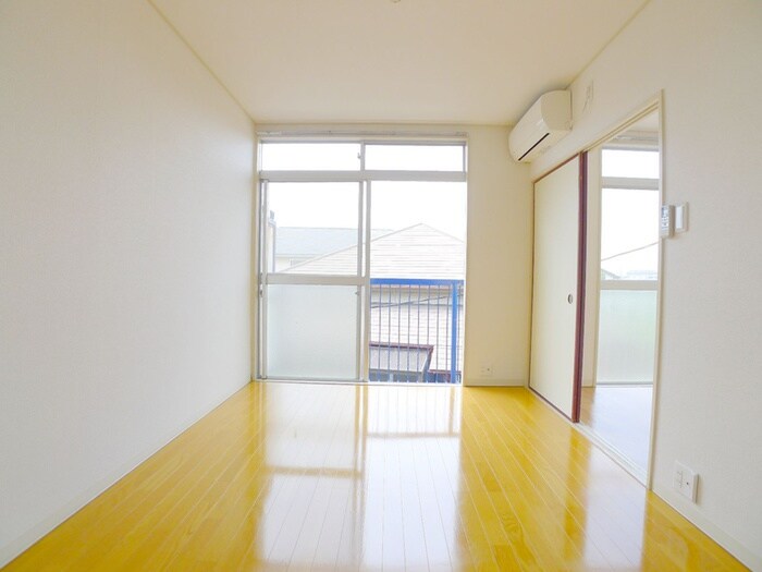 物件内観写真8　(居室)