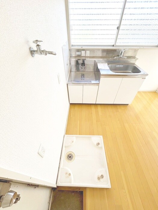 物件内観写真14　(洗濯機置場)