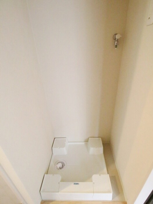 物件内観写真18　(洗濯機置場)