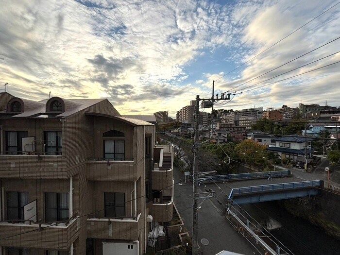 物件内観写真15　(室内からの展望)