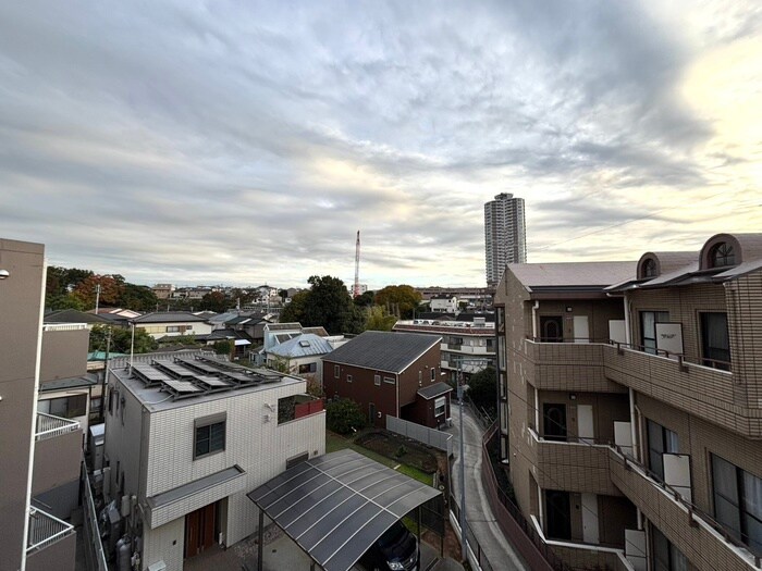 物件内観写真20　(室内からの展望)