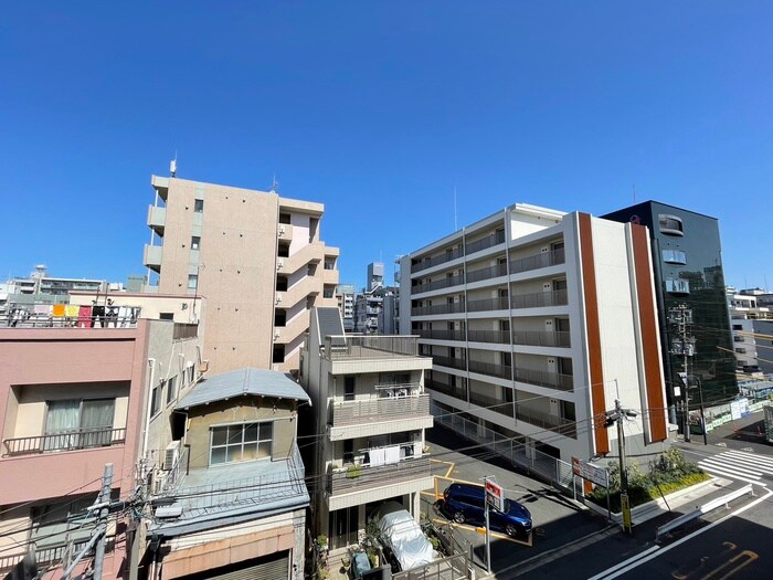 物件内観写真16　(室内からの展望)