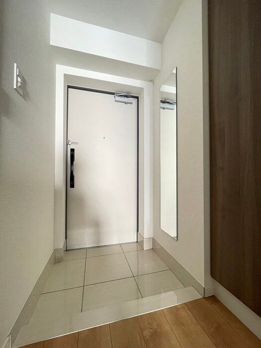 物件内観写真18　(玄関)