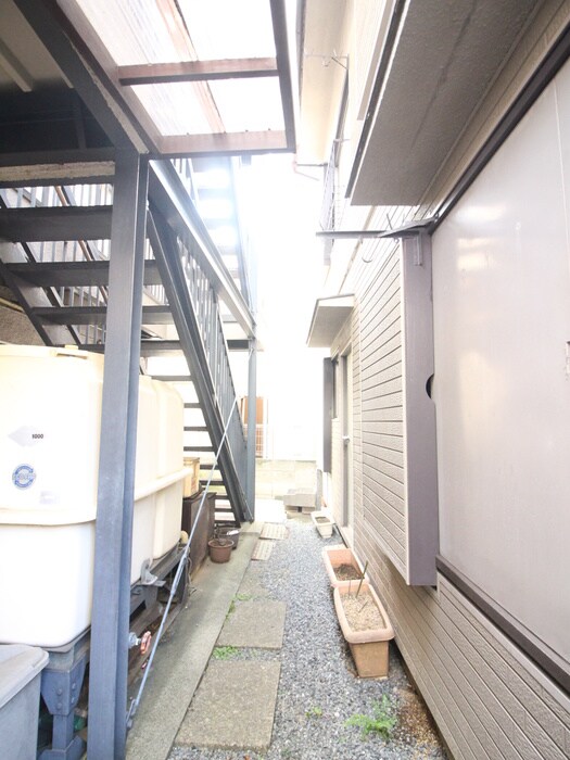 物件外観写真6　(エントランス部分)