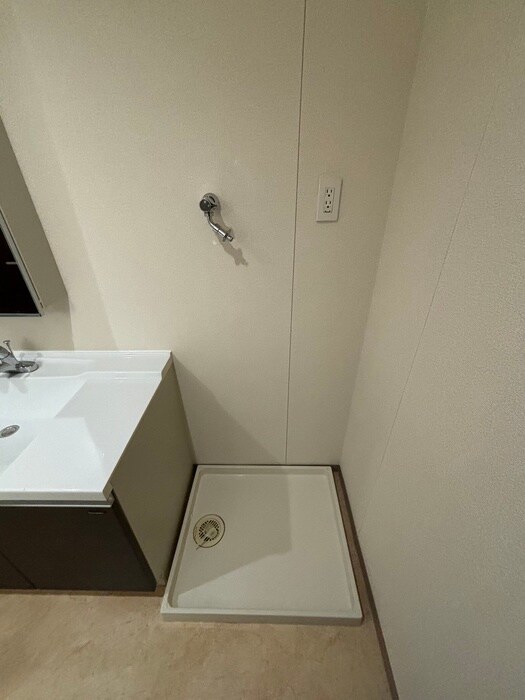 物件内観写真16　(洗濯機置場)