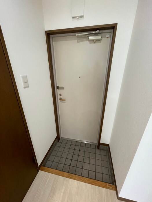 物件内観写真15　(玄関)