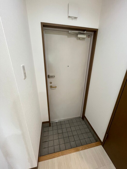 物件内観写真15　(玄関)