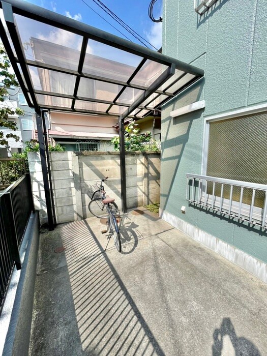 物件外観写真3　(駐輪場)