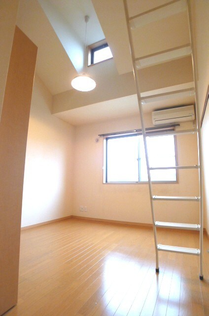 物件内観写真7　(室内からの展望)