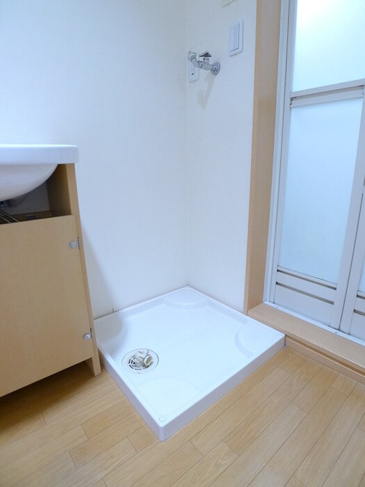 物件内観写真13　(洗濯機置場)