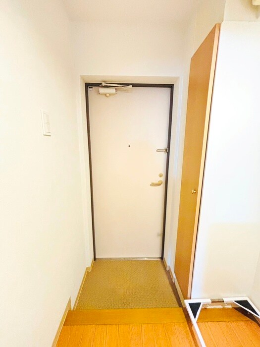 物件内観写真14　(玄関)