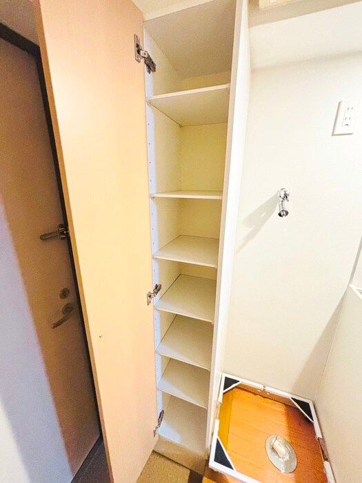 物件内観写真15　(靴箱)