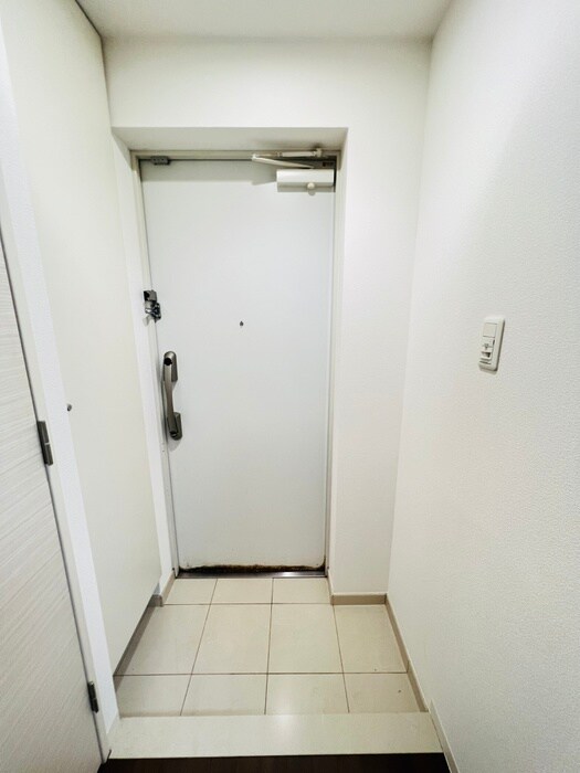 物件内観写真17　(玄関)