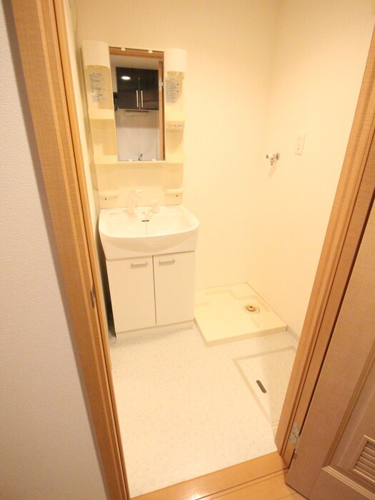 物件内観写真14　(洗濯機置場)