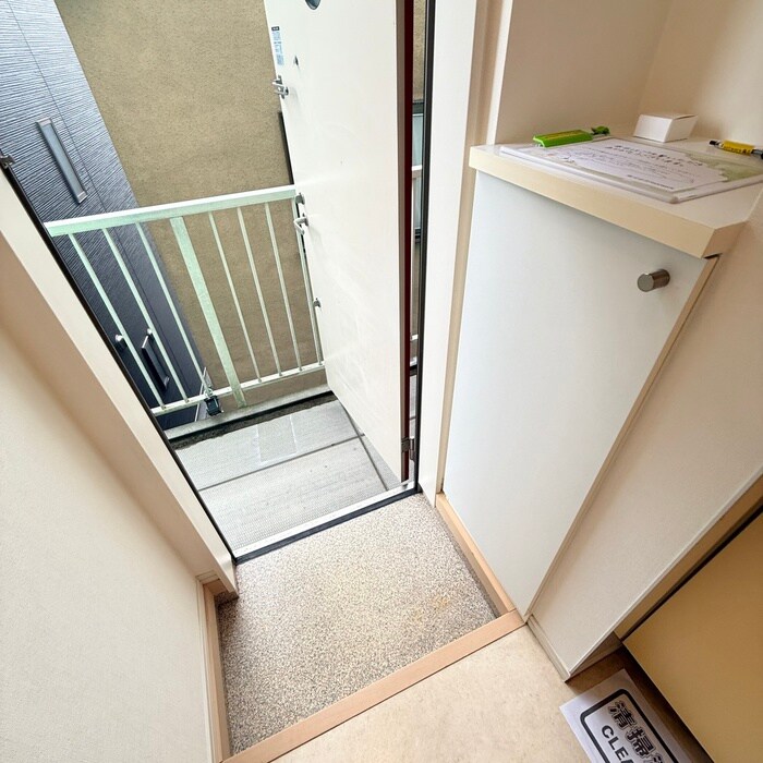 物件内観写真18　(玄関)